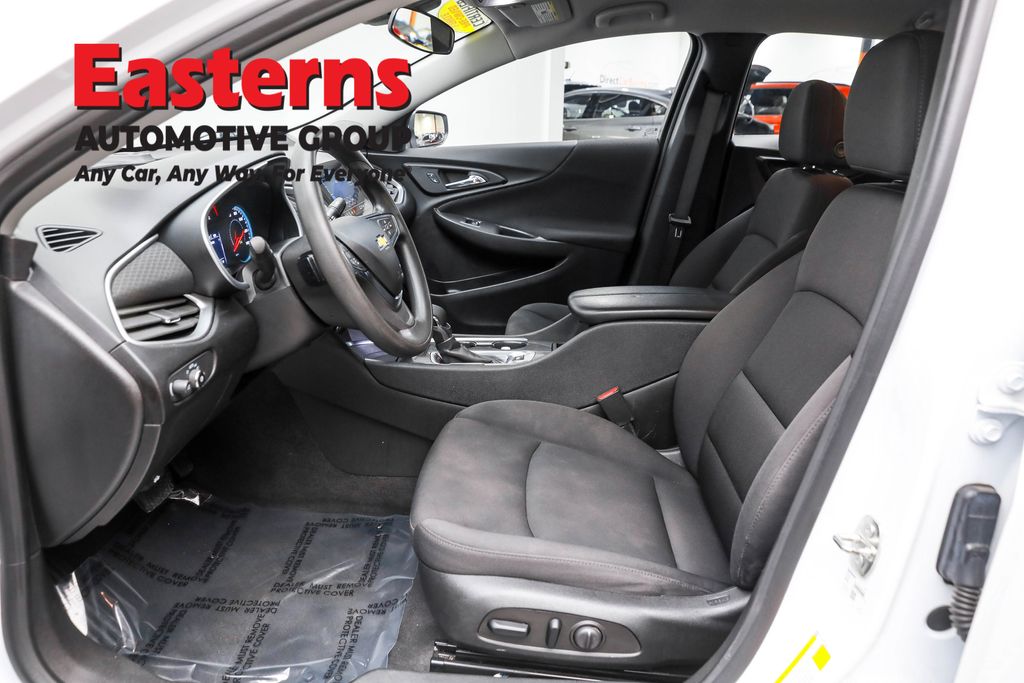 Used 2023 White Chevrolet LT image 14