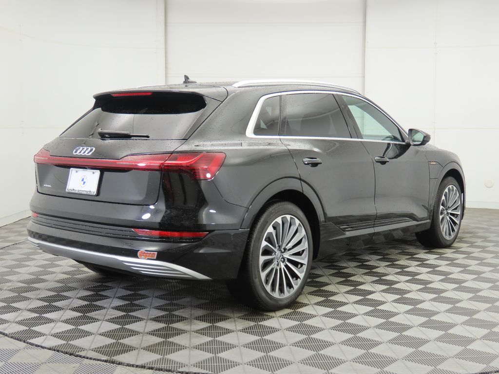 Thumbnail: 2019 Audi e-tron - 5