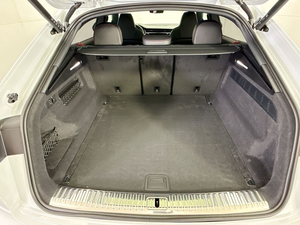 Thumbnail: 2026 Audi Q8 - 28