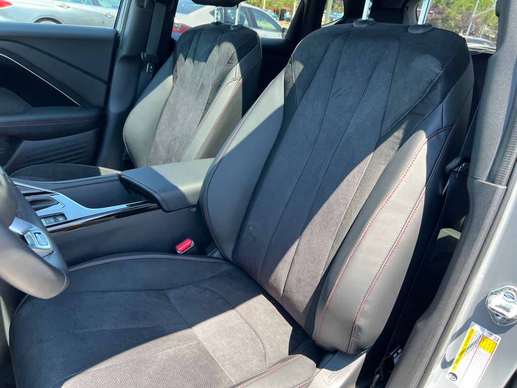 Thumbnail: 2025 Acura ADX - 15