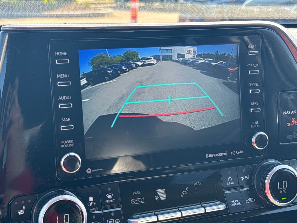 2020 Toyota Highlander XLE photo 25