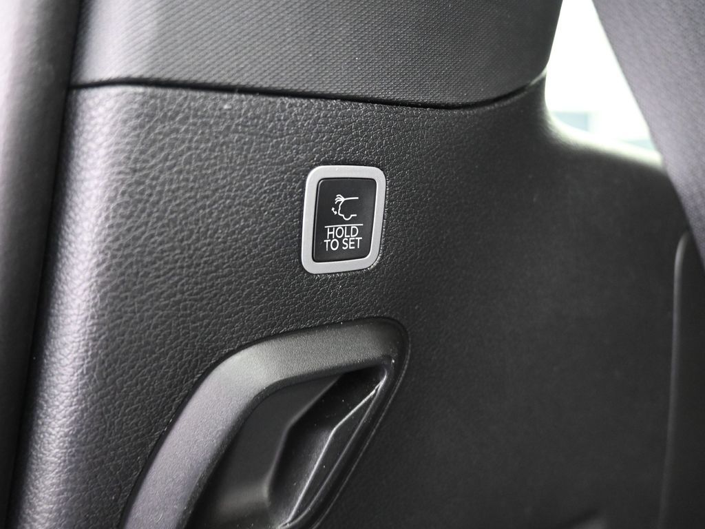 Used 2022 Baltic Gray Metallic Clearcoat Jeep Series II image 43