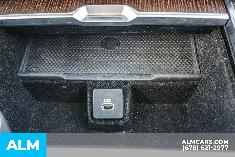 Used 2023 Blue Land Rover SE image 44