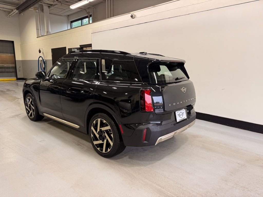 2025 MINI Cooper Countryman Signature 3