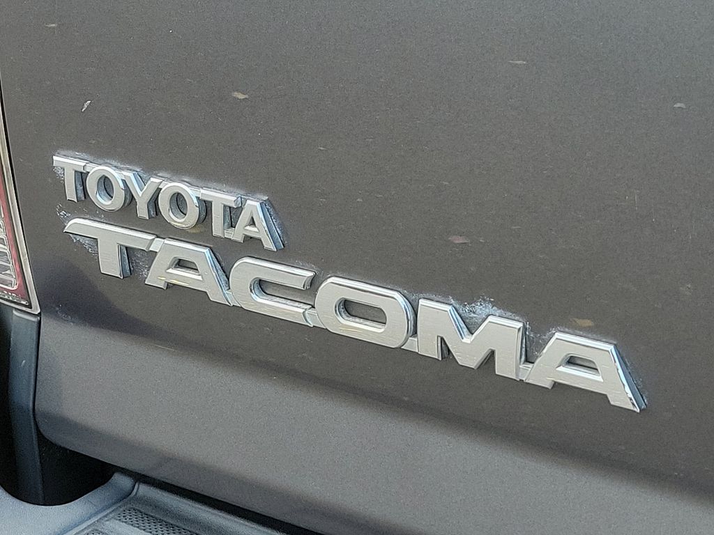 2013 Toyota Tacoma Base 27