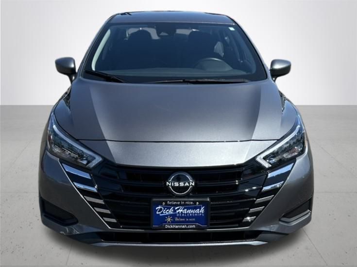 2025 Nissan Versa 1.6 SV photo 3