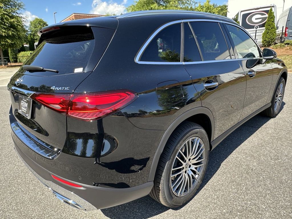 2024 Mercedes-Benz GLC GLC 300 8