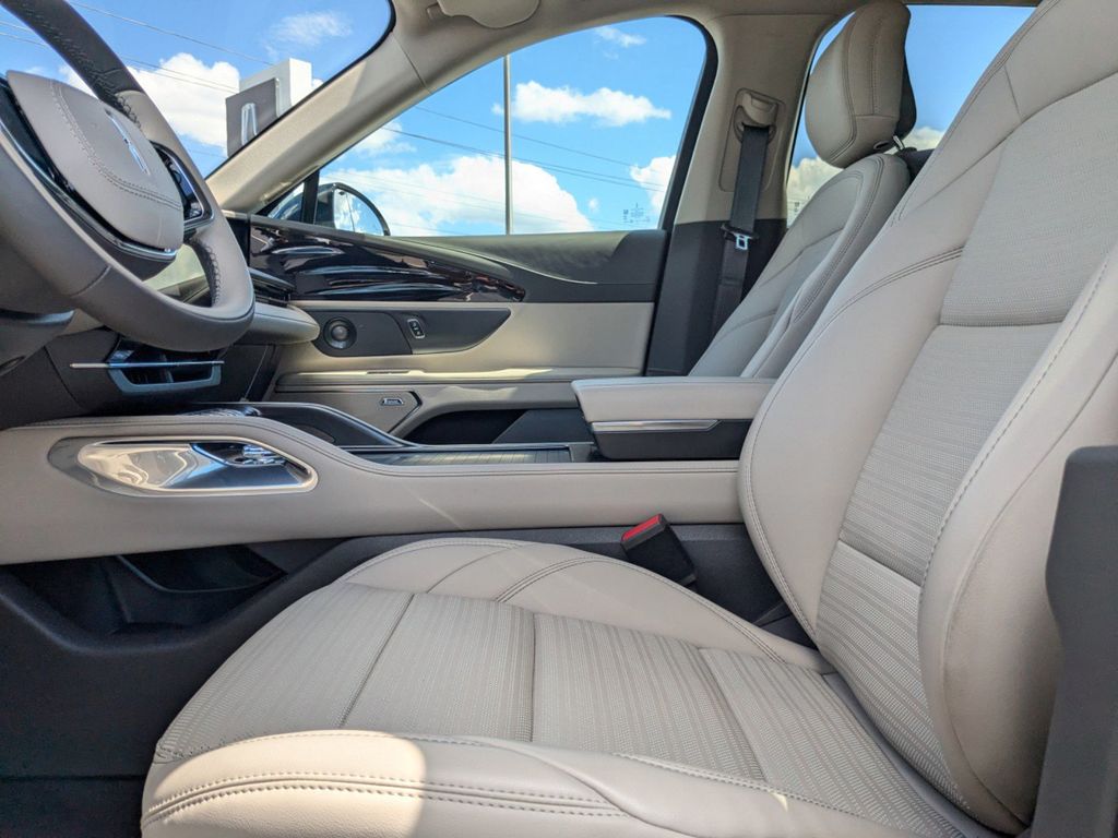 2025 Lincoln Nautilus Hybrid Reserve