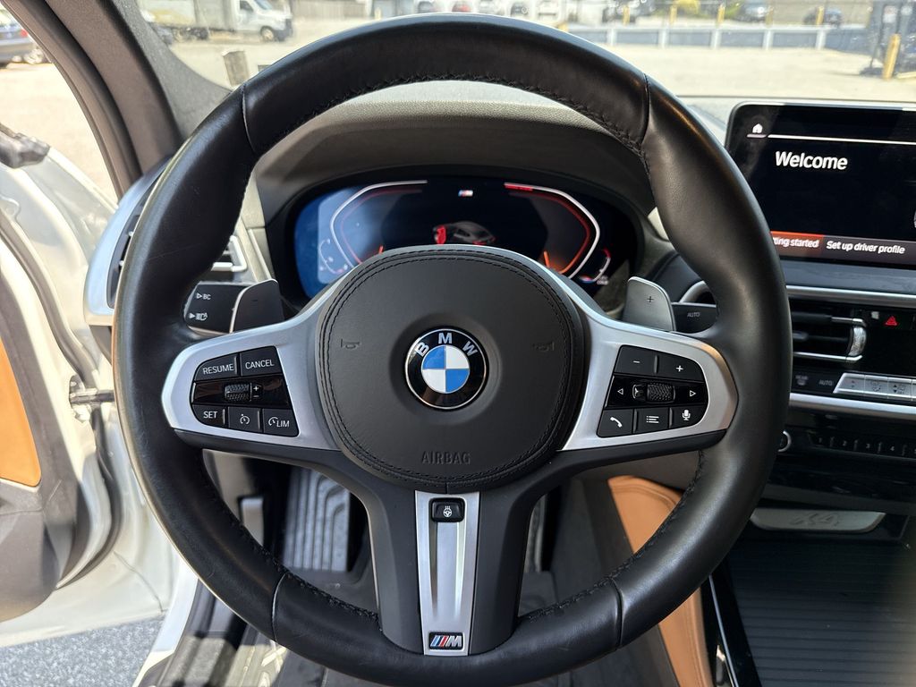 Thumbnail: 2025 BMW X4 - 14