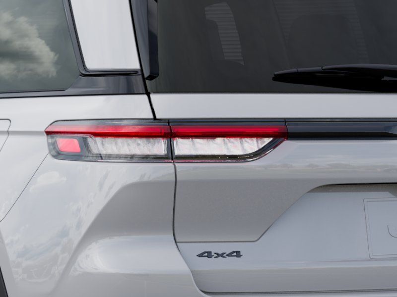 New 2025 White Jeep Altitude X image 9