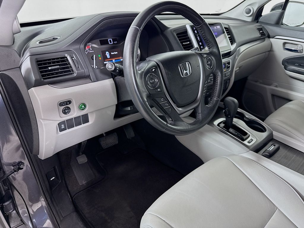 Thumbnail: 2018 Honda Pilot - 9