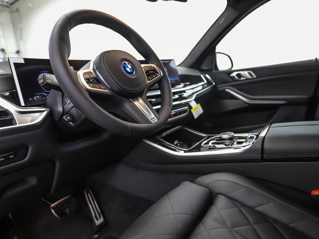 Thumbnail: 2026 BMW X5 - 10