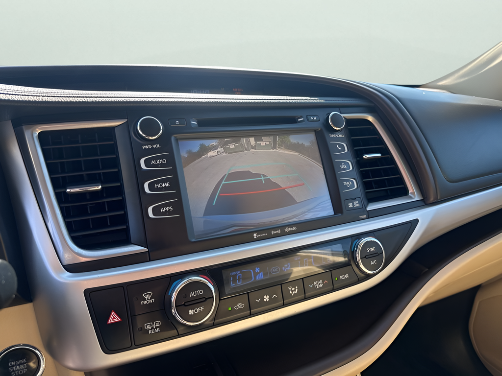 Used Car 2019 Toyota Highlander  Xle For Sale Under $25,000 In Austin, Texas