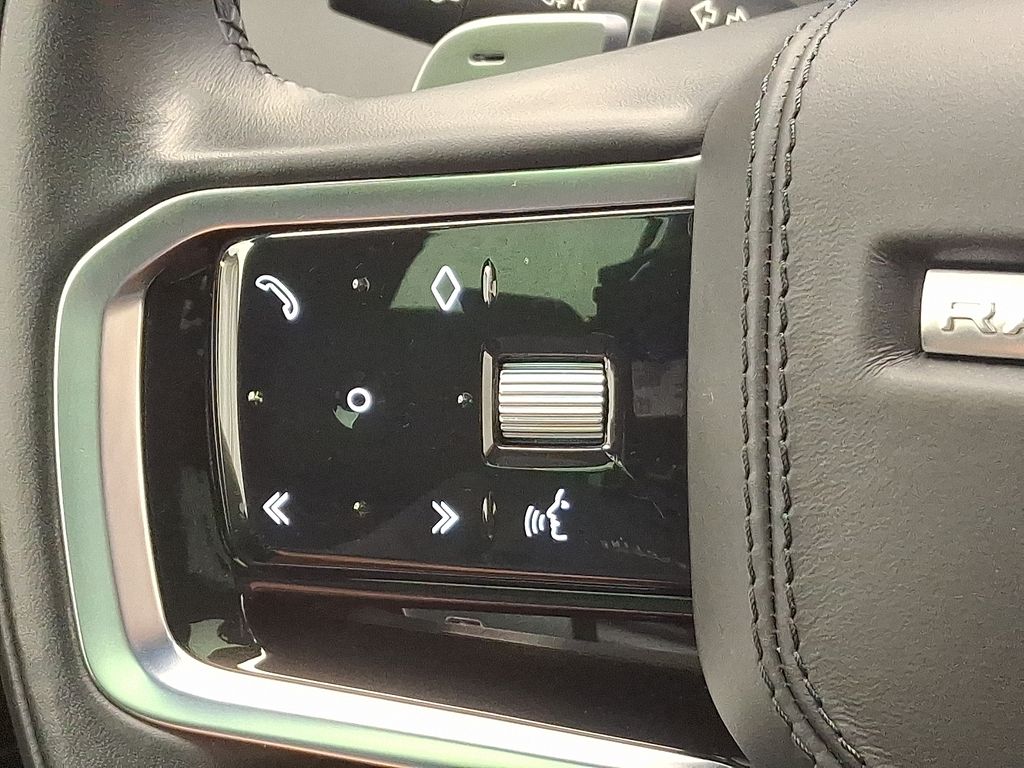 Thumbnail: 2023 Land Rover Range Rover Sport - 23