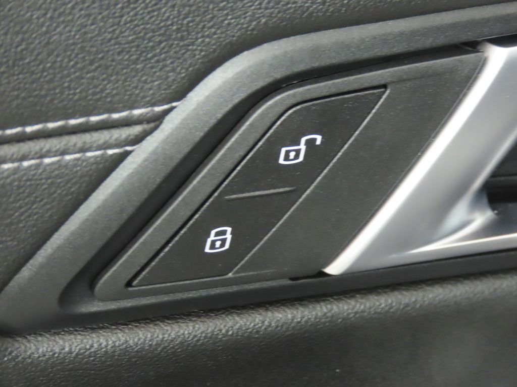 Thumbnail: 2024 BMW 3 Series - 30