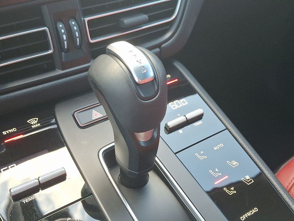 Thumbnail: 2025 Porsche Macan - 19