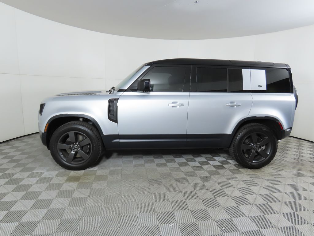 2024 Land Rover Defender 110 8