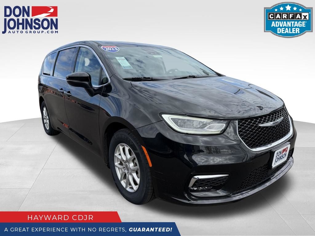  2023 Chrysler Pacifica Touring L FWD   