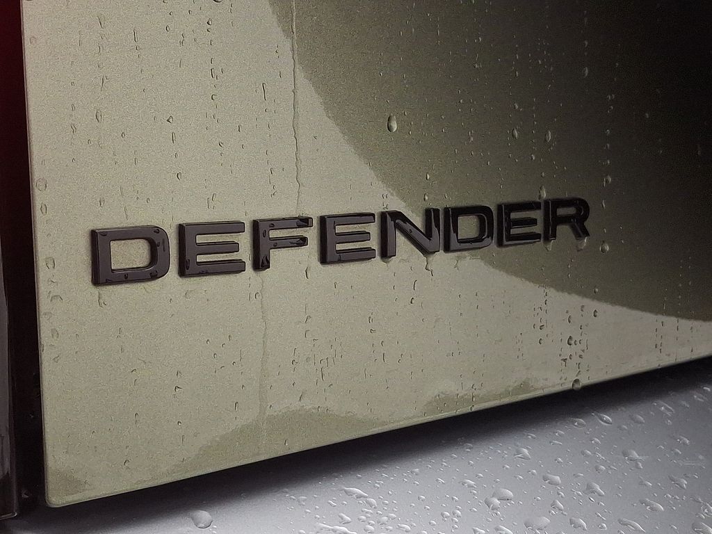 Thumbnail: 2023 Land Rover Defender - 30