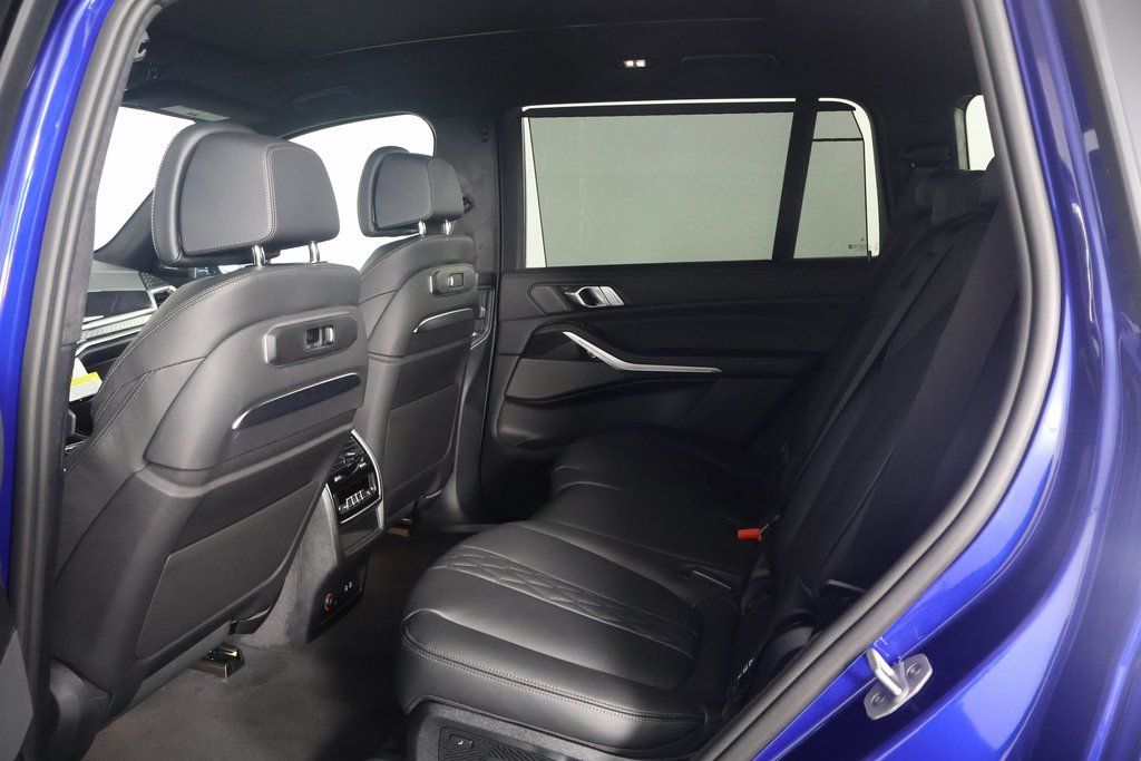 Thumbnail: 2026 BMW X7 - 6