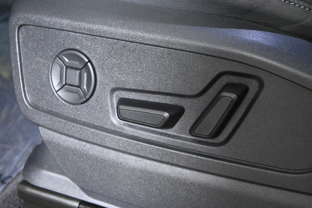 Thumbnail: 2025 Audi Q5 - 29