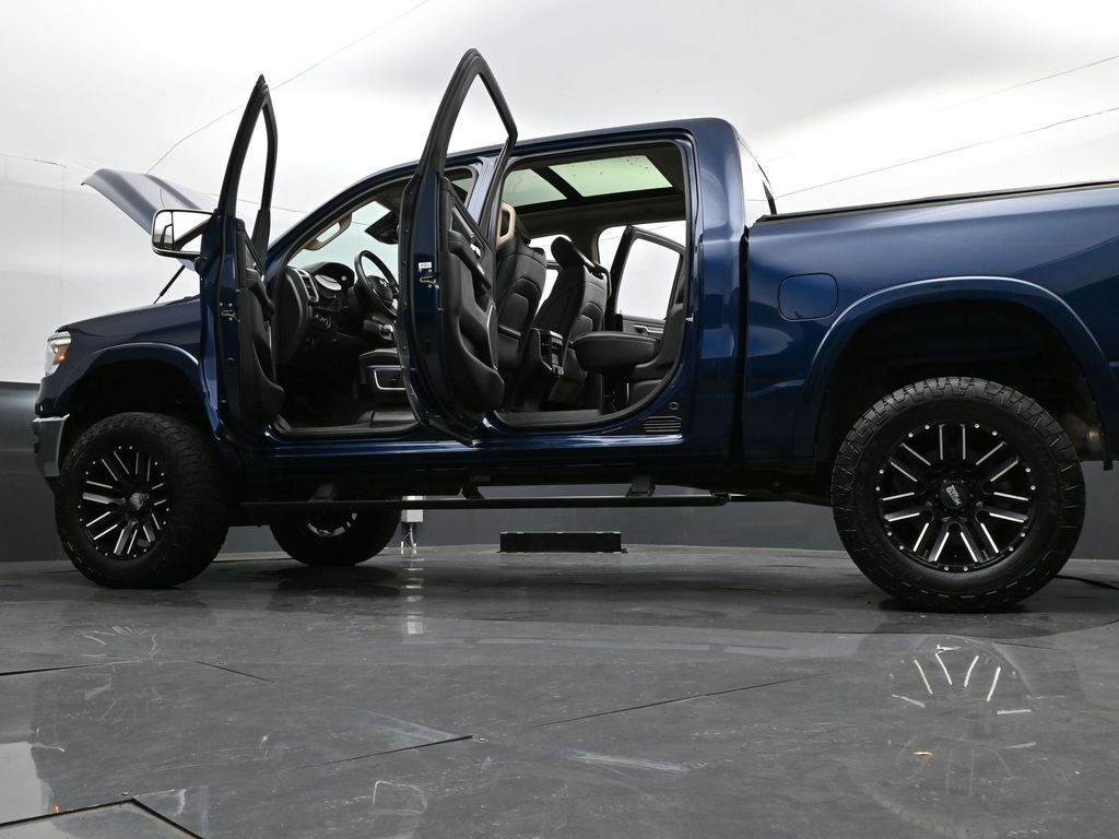 2019 Ram 1500 Laramie Crew Cab 4x4 5'7" Box