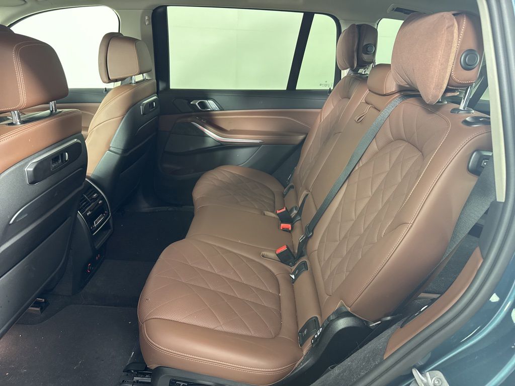 Thumbnail: 2024 BMW X7 - 21