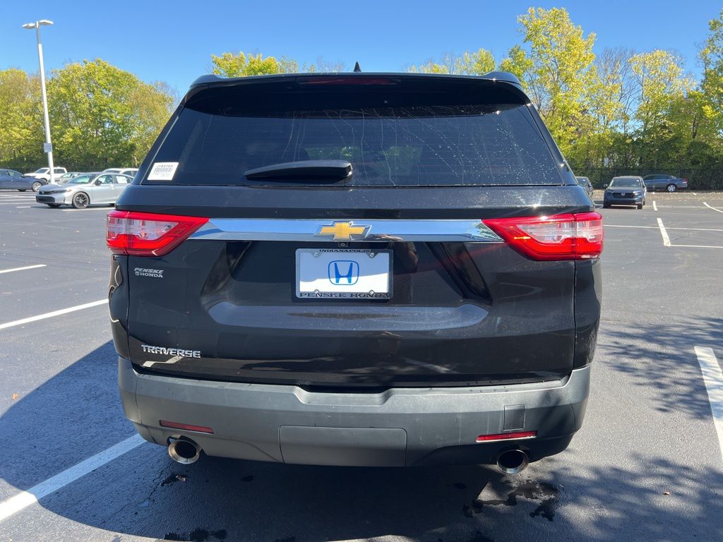 Thumbnail: 2021 Chevrolet Traverse - 4