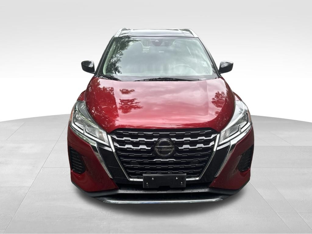 Used 2021 Red Nissan SV image 9