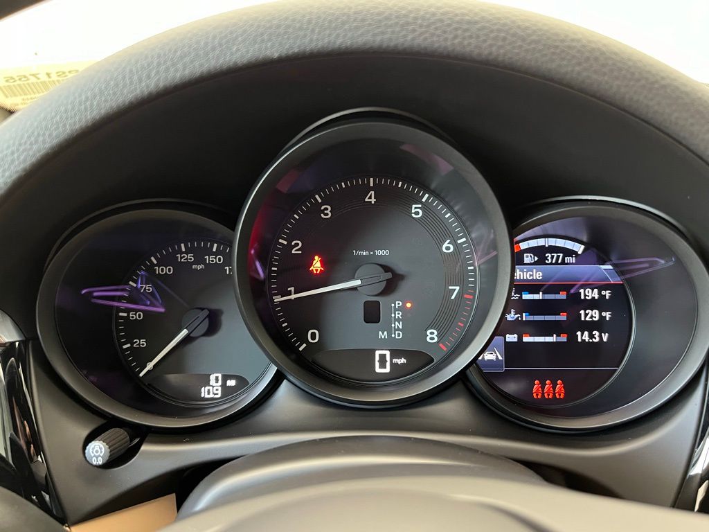 Thumbnail: 2025 Porsche Macan - 10