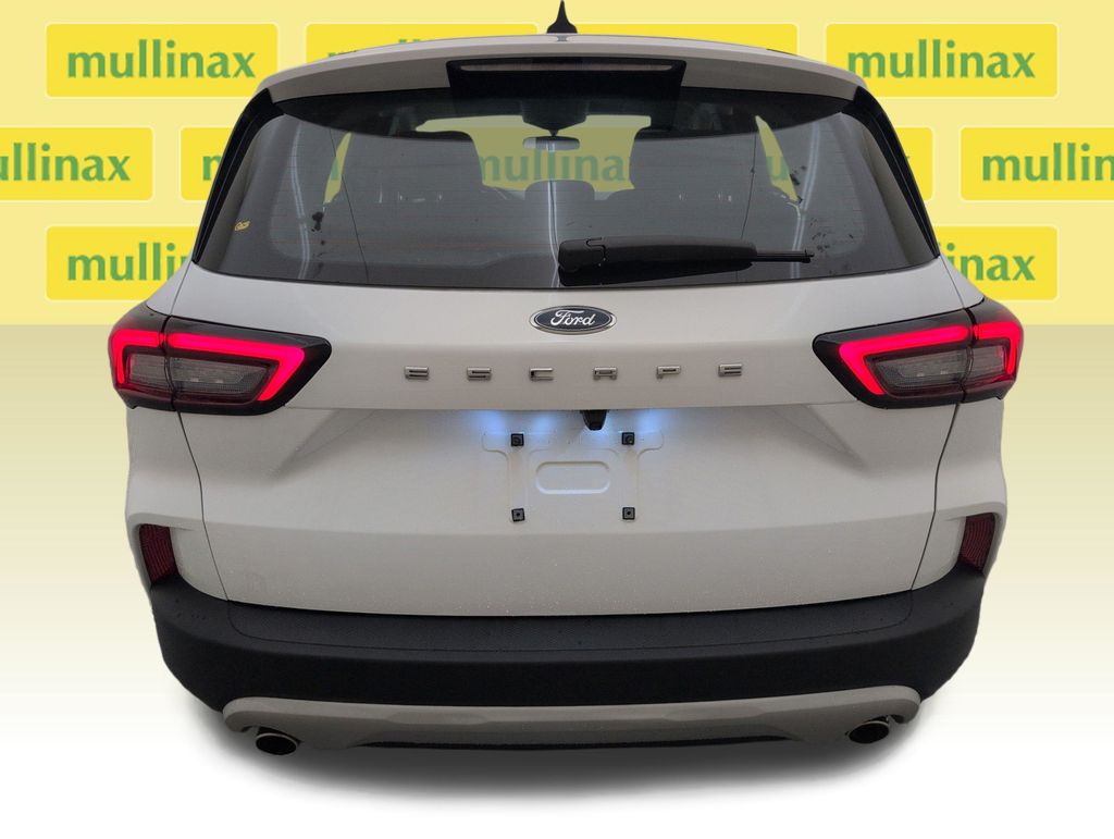2023 Oxford White Ford Escape Base FWD SUV