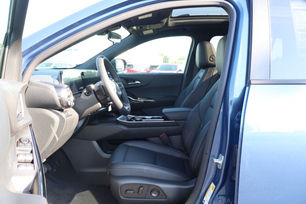 Thumbnail: 2026 Chevrolet Equinox - 14
