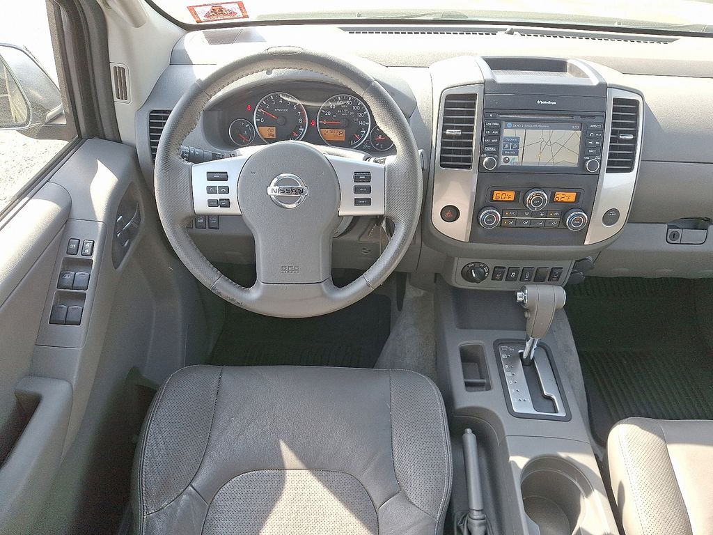 2014 Nissan Frontier SL 12