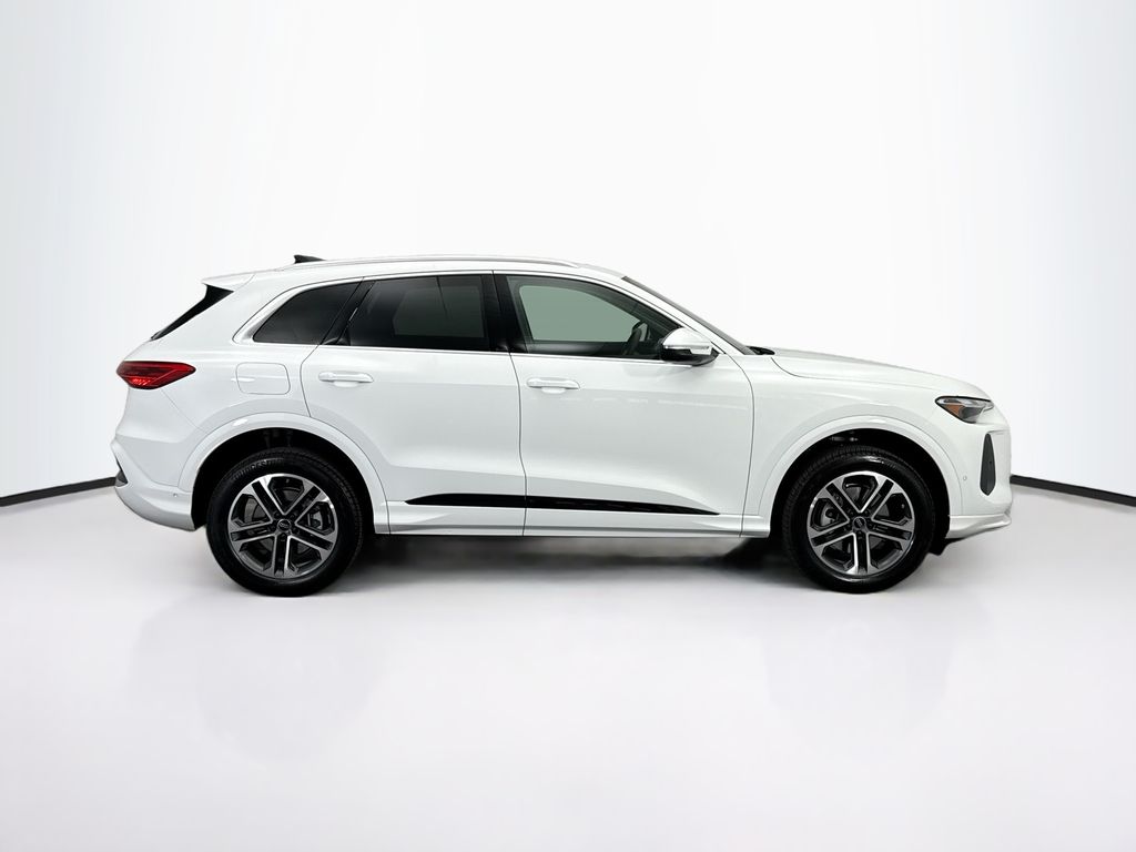 Thumbnail: 2025 Audi Q5 - 4