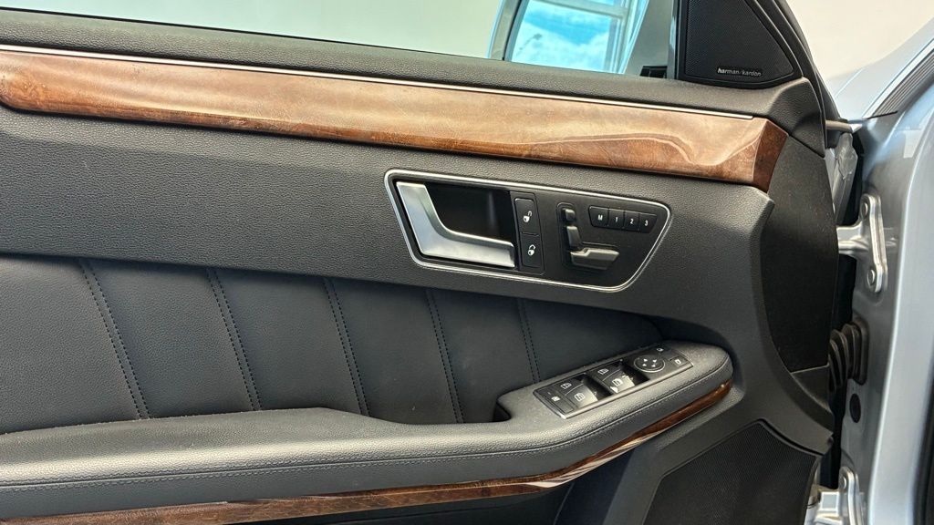 Thumbnail: 2012 Mercedes-Benz E-Class - 10