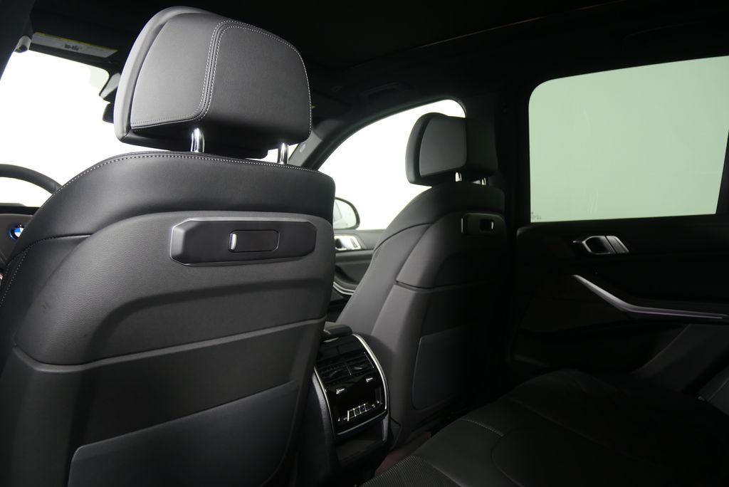 Thumbnail: 2026 BMW X5 - 16