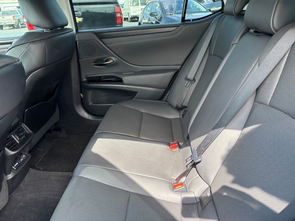 Used Car 2022 Lexus Es  350 For Sale Under $40,000 In Austin, Texas