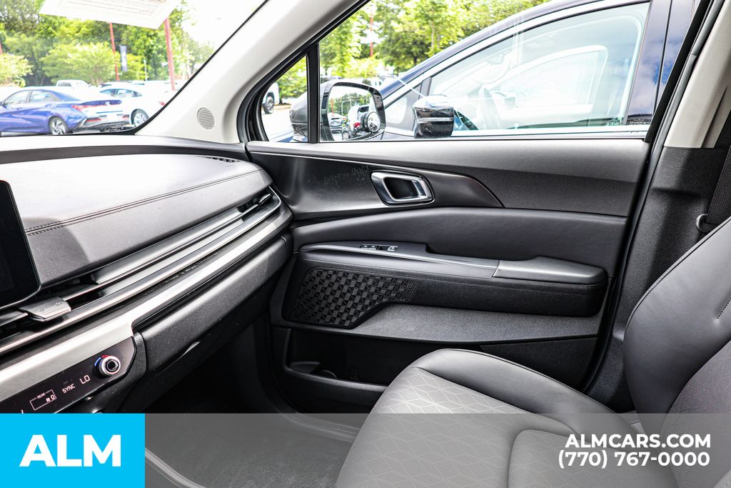 Used 2025 Black Kia SX image 48