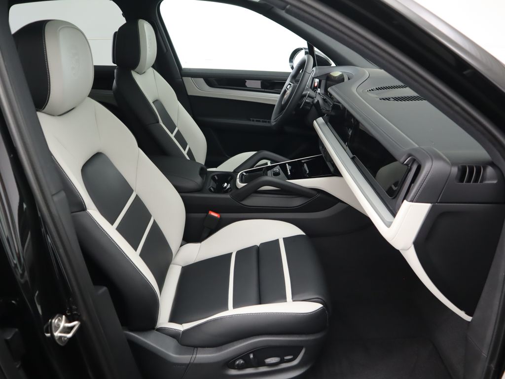 Thumbnail: 2025 Porsche Cayenne - 23