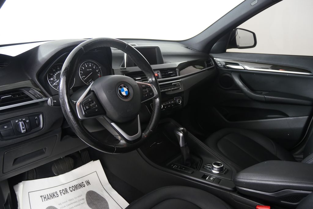 Thumbnail: 2017 BMW X1 - 10