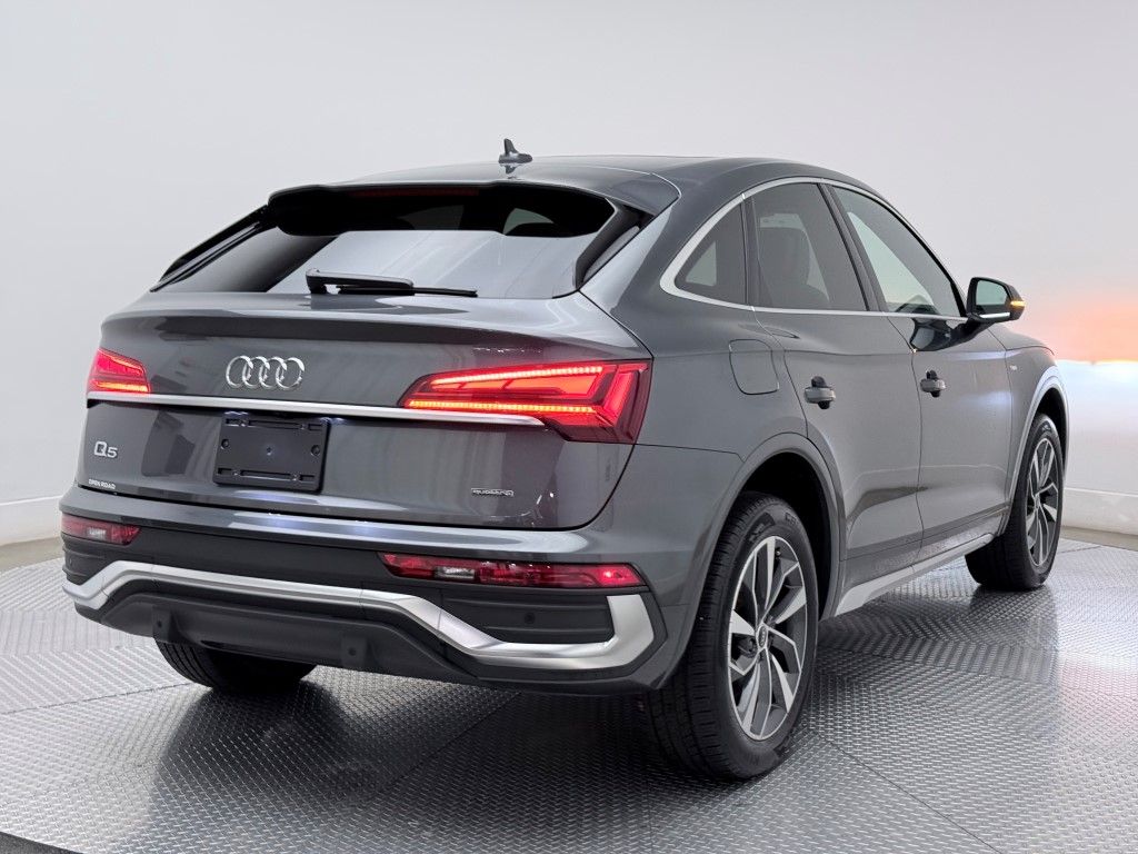 Thumbnail: 2022 Audi Q5 - 12