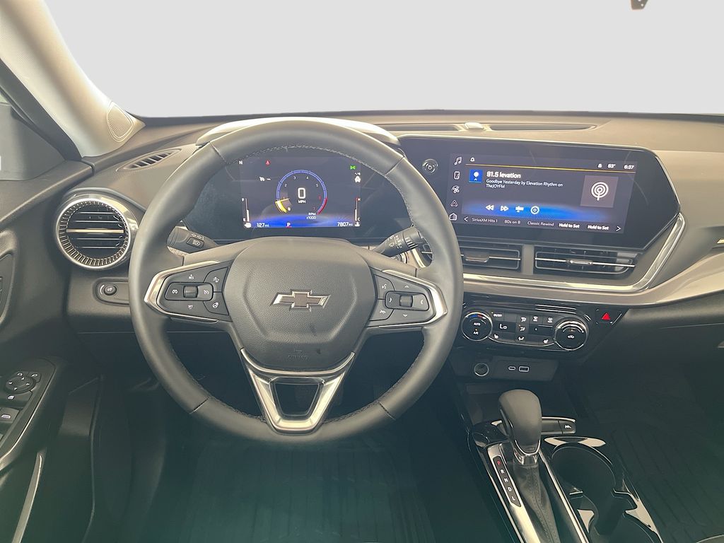 Used 2025 Green Chevrolet ACTIV image 23