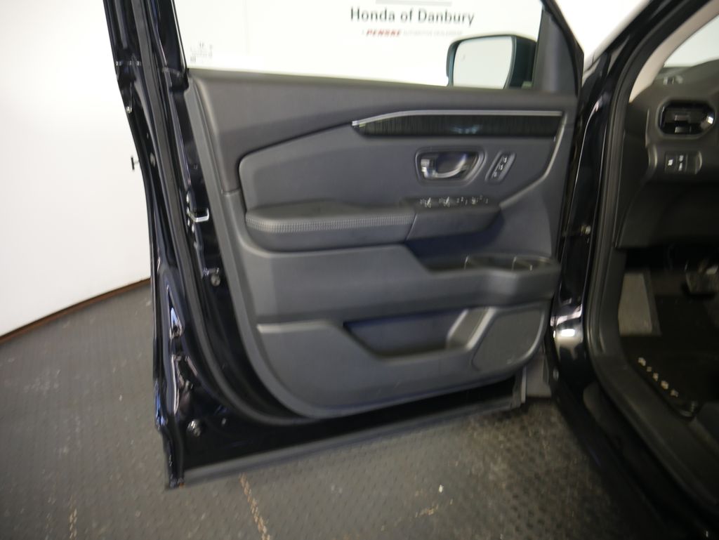 Thumbnail: 2023 Honda Pilot - 14