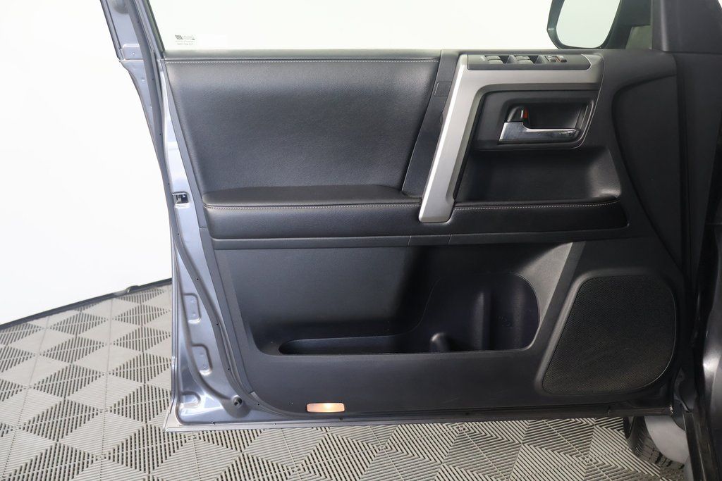 2015 Toyota 4Runner SR5 12