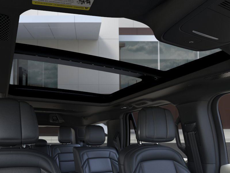 Thumbnail: 2025 Lincoln Navigator - 22