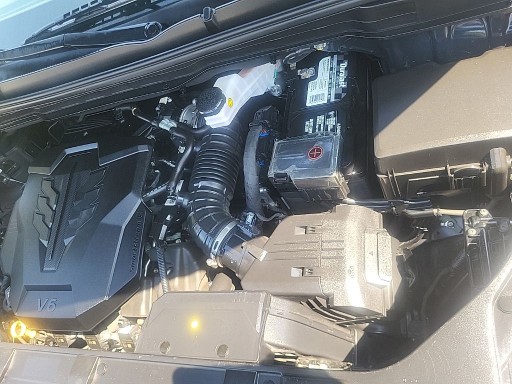 2022 Black Kia Carnival LX FWD Van