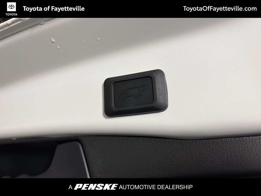 Thumbnail: 2025 Toyota RAV4 - 21