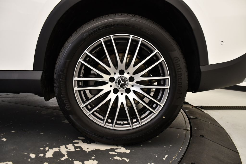 Thumbnail: 2025 Mercedes-Benz GLC - 14