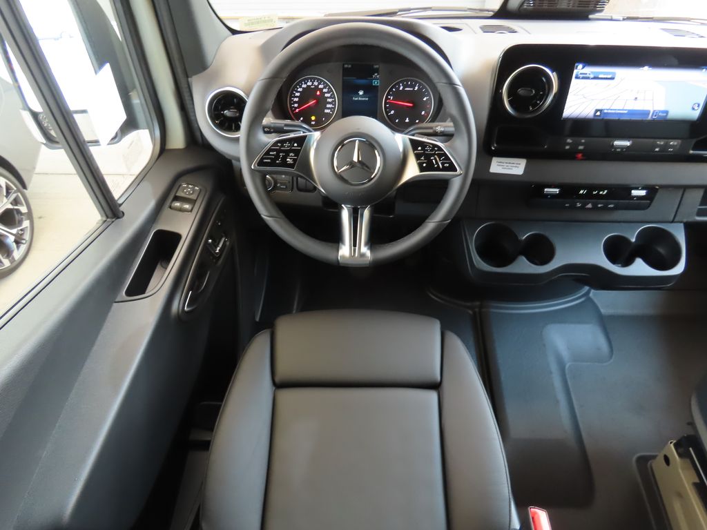 2025 Mercedes-Benz Sprinter 2500 10