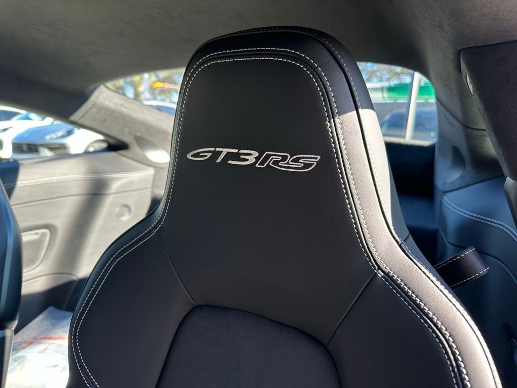 Thumbnail: 2025 Porsche 911 - 24